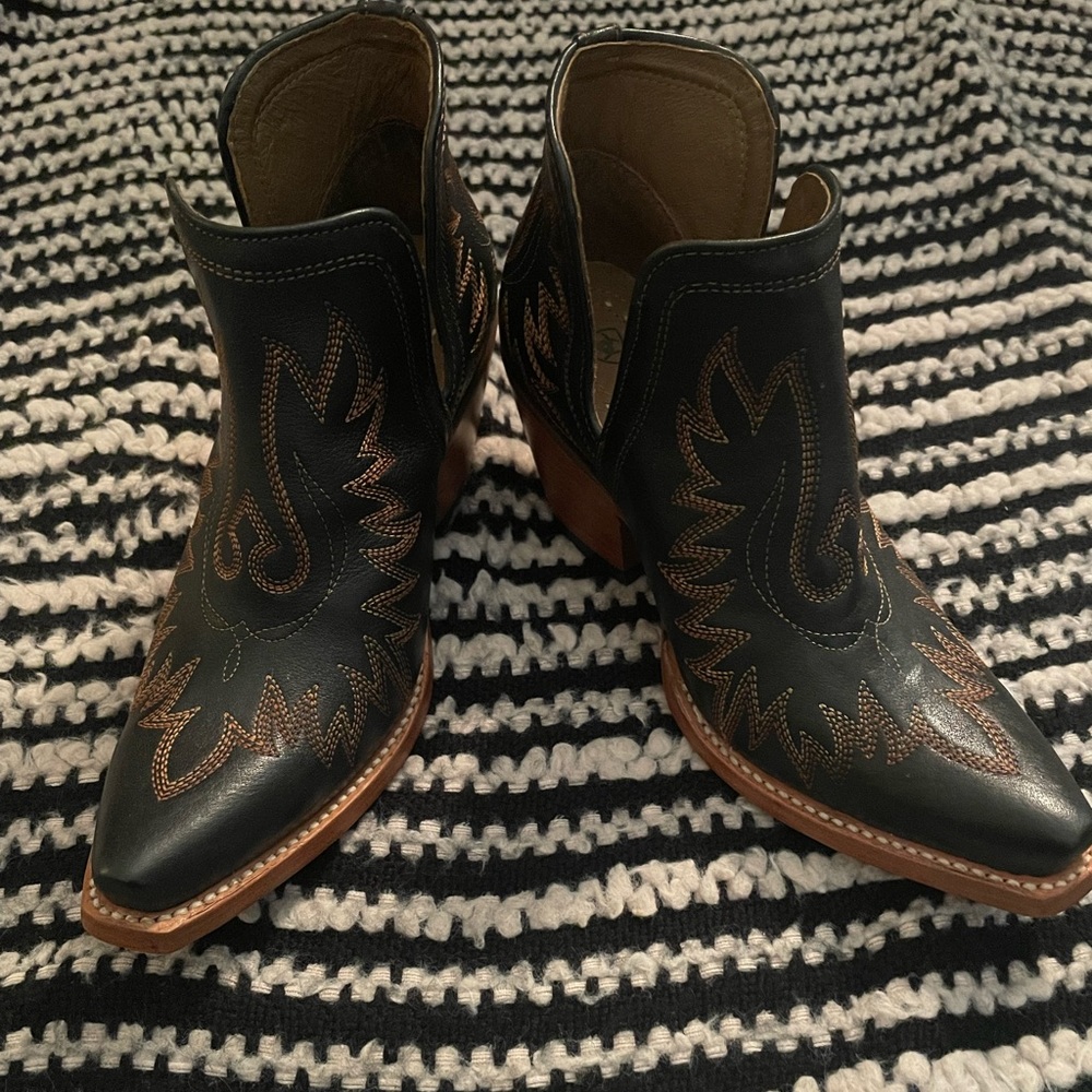 ariat booties
